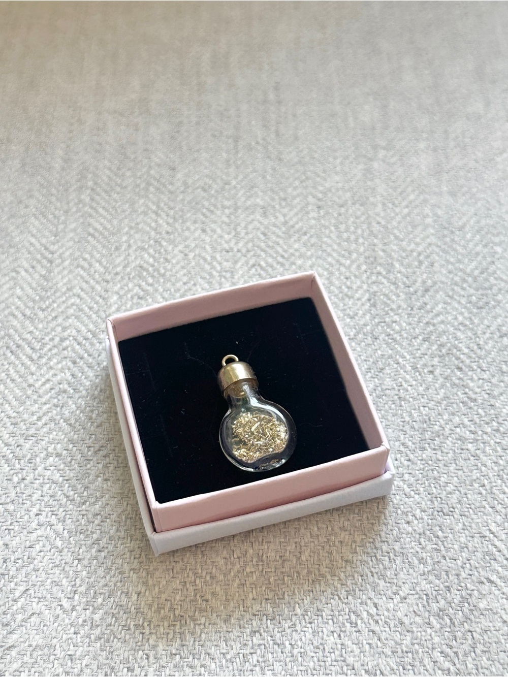 9k 9ct Vintage Glass Bottle Gold Shaving Charm